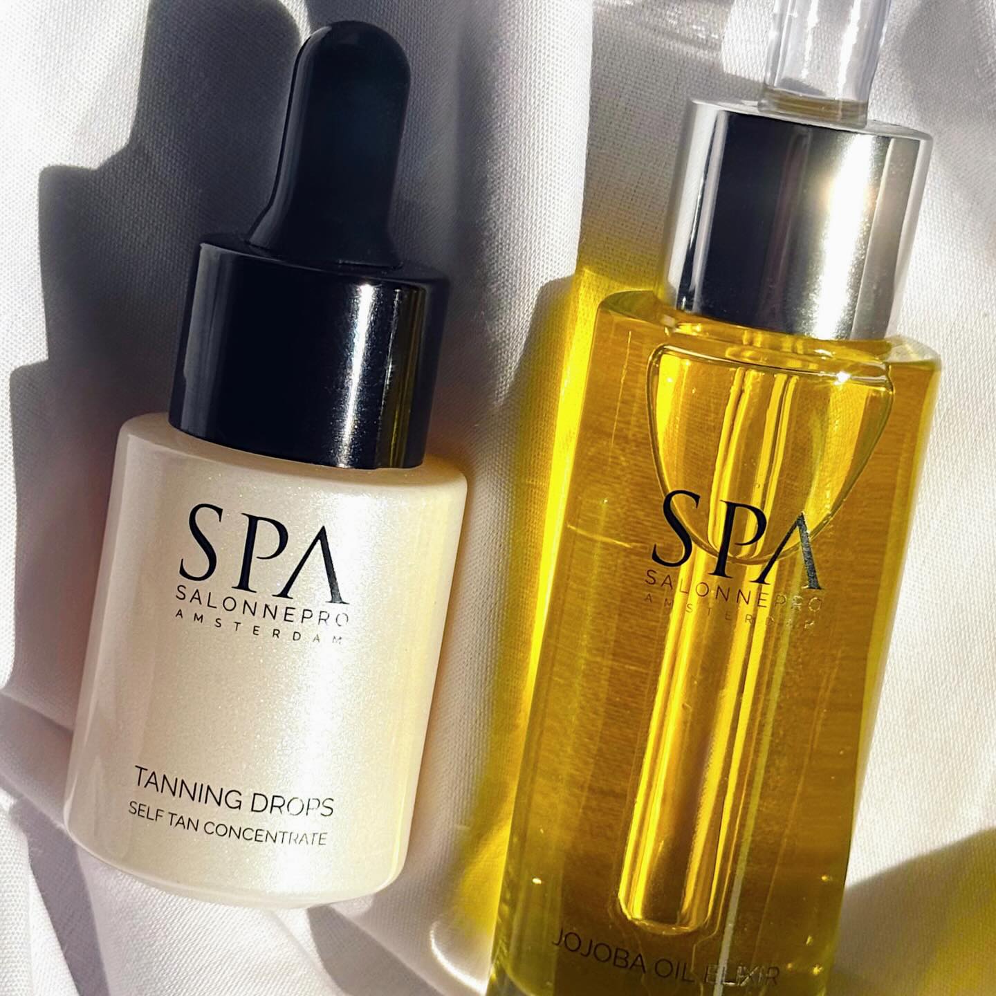 ๐ฉ๐๐๐๐ ๐๐๐๐๐๐๐, ๐๐๐ ๐๐ ๐๐๐ ๐๐๐๐๐๐!
Wie zegt dat een mooie, natuurlijke zomerse gloed alleen voor de zomer is? Ontdek de Tanning Drops van Salonnepro. ๐คโจ
De Tanning Drops geven je het hele jaar door een subtiele, sunkissed teint. Voeg
eenvoudig 3 tot 7 druppels toe aan je favoriete crรจme of olieserum en bouw de intensiteit geleidelijk op tot het gewenste resultaat.
โก๏ธVerkrijgbaar bij Huidpraktijk Dermadine!
๐Avenue Carnisse 184 in Barendrecht